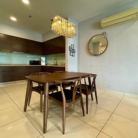 Puteri Harbour 3Br - A Million Dollar View - 7 Mins To Legoland Apartment Nusajaya  Luaran gambar